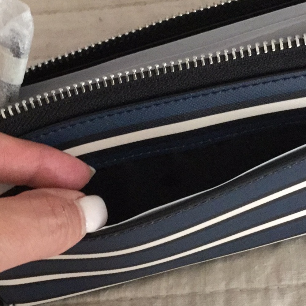 Wallet - Picture 3 of 4